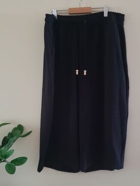 LAURA PLUS Wide Leg Pull On Crop With Drawstring - Black Size 16